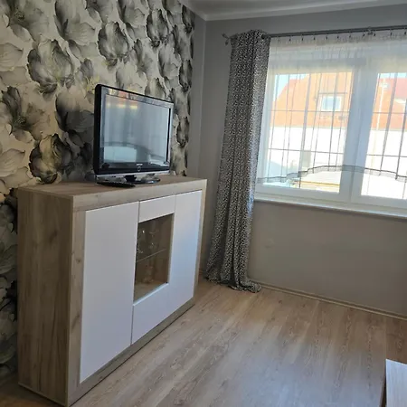 Luna Przy Kochanowskiego Apartment *
